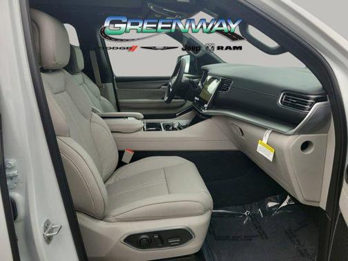 2026 Jeep Grand Wagoneer 4x2