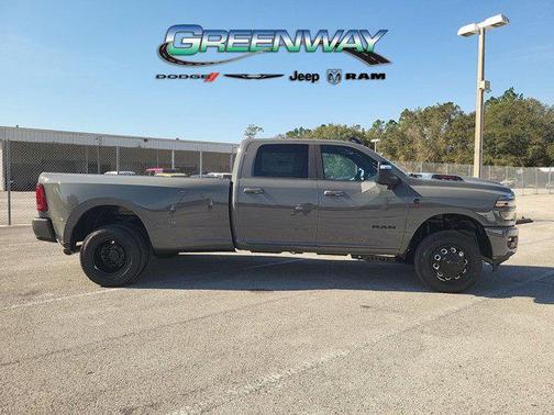 2026 RAM 3500 Laramie Crew Cab 4x4 8' Box