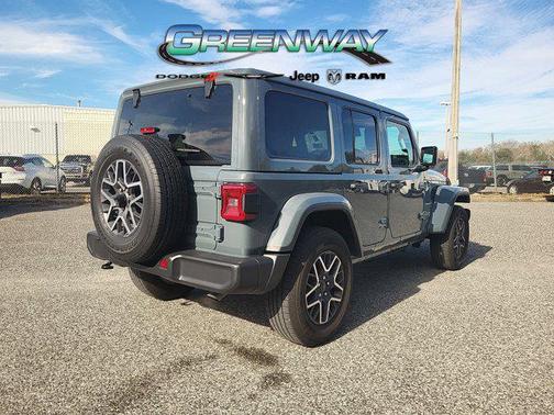 2024 Jeep Wrangler 4-Door Sahara 4x4