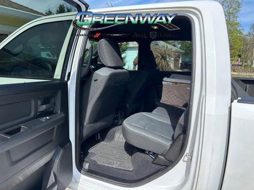 Bright White Clearcoat 2021 RAM 2500 Tradesman Crew Cab 4x4 6'4' Box