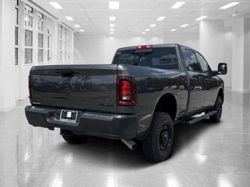 2025 RAM 2500 Tradesman Crew Cab 4x4 6'4' Box