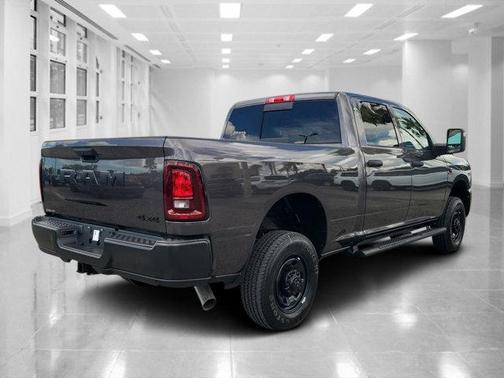 2025 RAM 2500 Tradesman Crew Cab 4x4 6'4' Box
