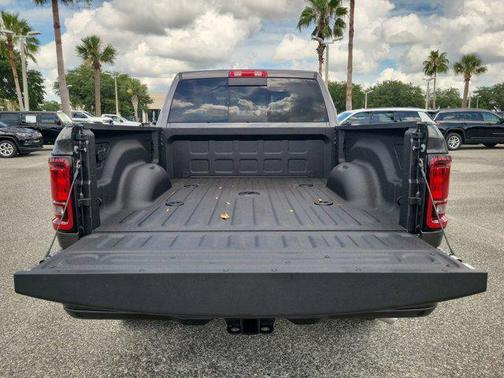 2025 RAM 2500 Tradesman Crew Cab 4x4 6'4' Box