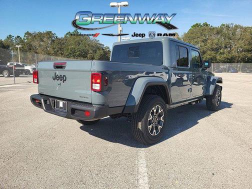 2026 Jeep Gladiator Sahara 4x4