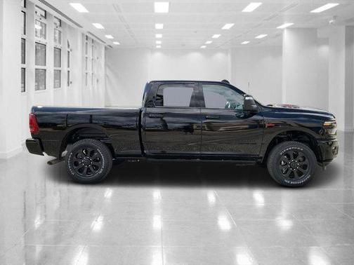 2025 RAM 2500 Laramie Crew Cab 4x4 6'4' Box