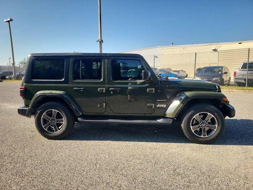 2023 Jeep Wrangler 4-Door Sahara 4x4