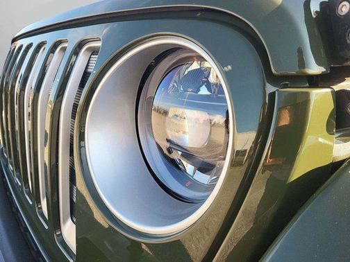 2023 Jeep Wrangler 4-Door Sahara 4x4