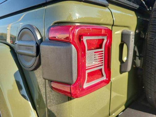 2023 Jeep Wrangler 4-Door Sahara 4x4