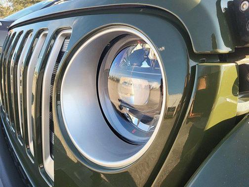 2023 Jeep Wrangler 4-Door Sahara 4x4