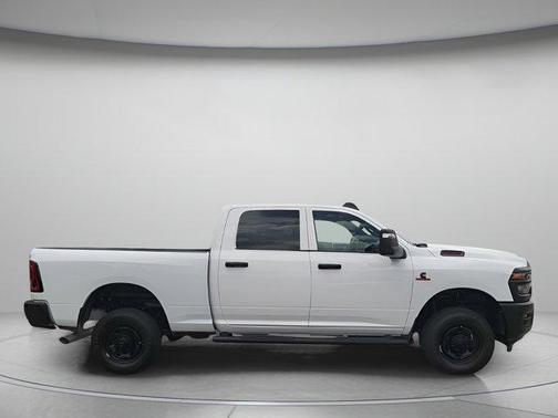 2025 RAM 2500 Tradesman Crew Cab 4x4 6'4' Box