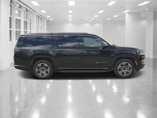 2023 Jeep Wagoneer L Series II 4x2