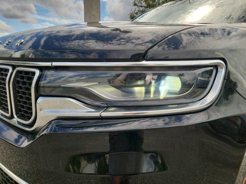 2023 Jeep Wagoneer L Series II 4x2
