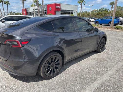 2024 Tesla Model Y Long Range Dual Motor All-Wheel Drive