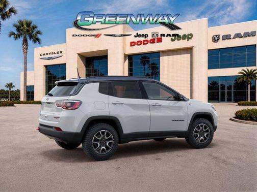 Bright White Clearcoat 2026 Jeep Compass Trailhawk
