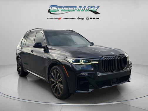 2022 BMW X7 M50i