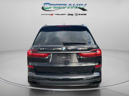 2022 BMW X7 M50i