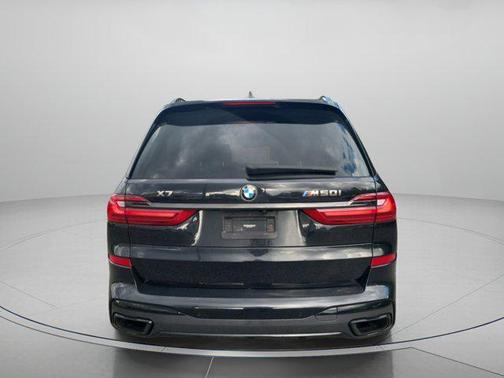 2022 BMW X7 M50i