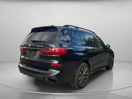 2022 BMW X7 M50i