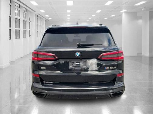 2021 BMW X5 M50i