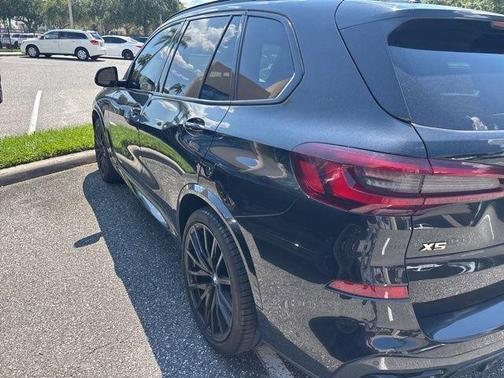2021 BMW X5 M50i