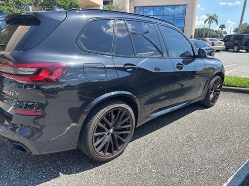 2021 BMW X5 M50i