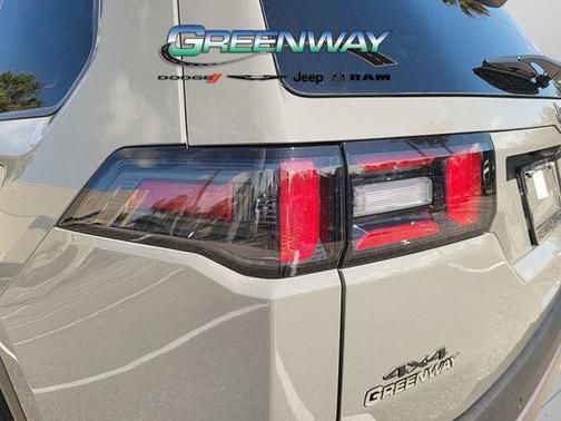 2026 Jeep Cherokee Laredo 4x4