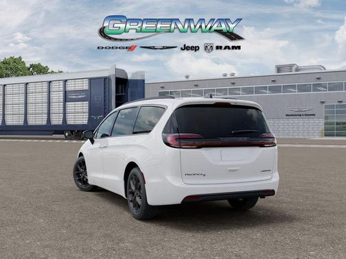 Bright White Clearcoat 2027 Chrysler Pacifica Limited