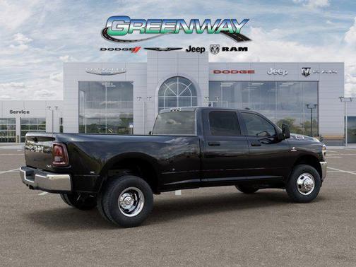 Diamond Black Crystal Pearlcoat 2026 RAM 3500 Tradesman Crew Cab 4x4 8' Box