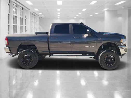 2022 RAM 2500 Big Horn Crew Cab 4x4 6'4' Box