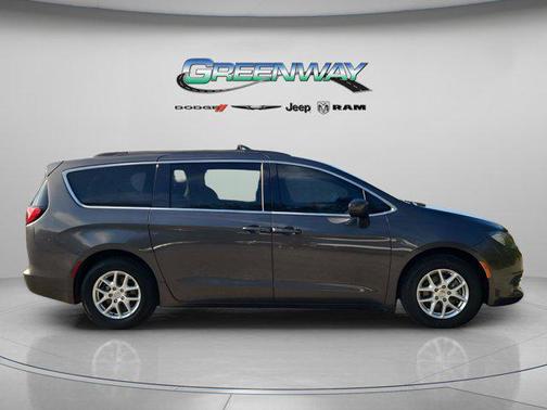 2020 Chrysler Voyager LXI