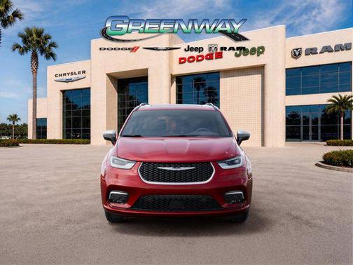 Red Hot Pearlcoat 2026 Chrysler Pacifica L