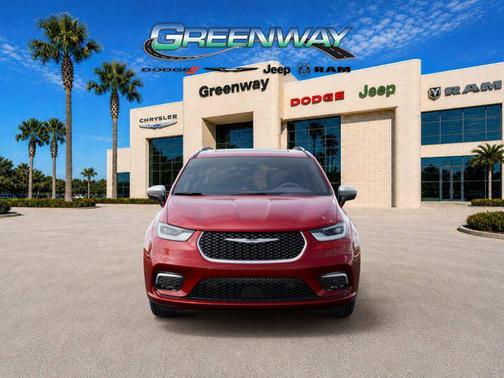 Red Hot Pearlcoat 2026 Chrysler Pacifica L