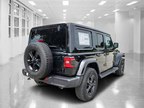 2023 Jeep Wrangler 4-Door Sahara Altitude 4x4