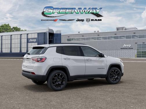 Bright White Clearcoat 2026 Jeep Compass Latitude