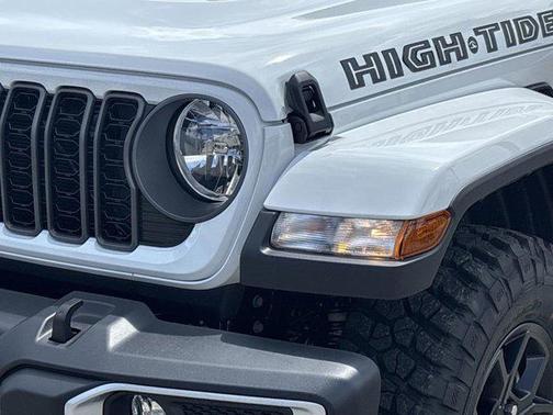 2025 Jeep Gladiator High Tide