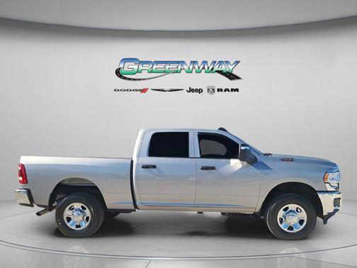 2024 RAM 2500 Tradesman Crew Cab 4x4 6'4' Box