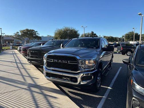 2024 RAM 2500 Tradesman Crew Cab 4x4 6'4' Box