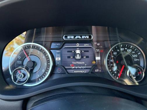 2024 RAM 2500 Tradesman Crew Cab 4x4 6'4' Box