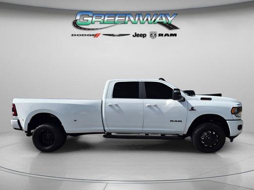 Bright White Clearcoat 2024 RAM 3500 Big Horn Crew Cab 4x4 8' Box