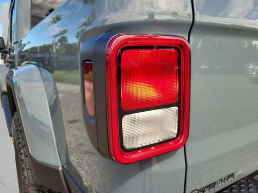 2025 Jeep Gladiator High Tide