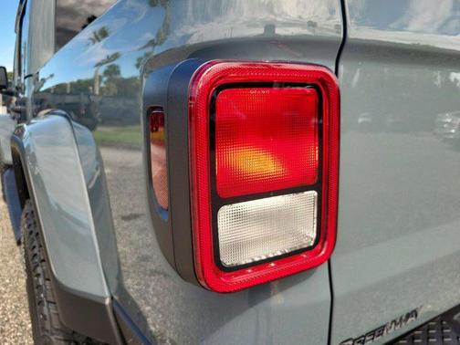 2025 Jeep Gladiator High Tide