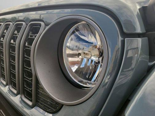 2025 Jeep Gladiator High Tide