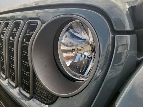 2025 Jeep Gladiator High Tide