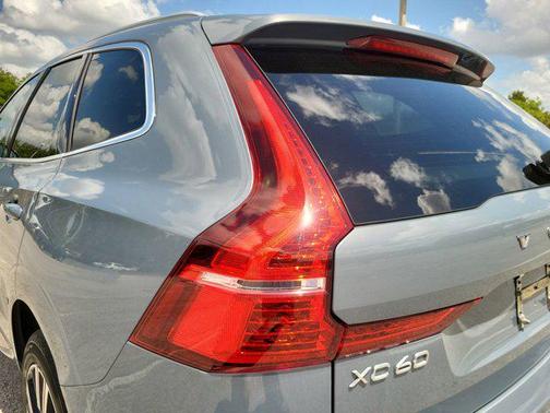 2023 Volvo XC60 B5 Plus Bright Theme
