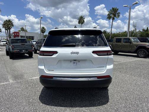 2025 Jeep Grand Cherokee L Laredo