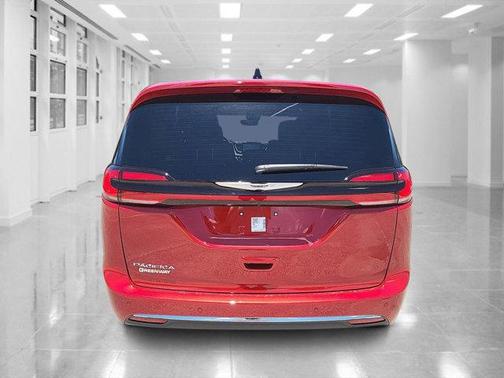 2025 Chrysler Pacifica L