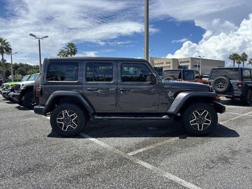 2025 Jeep Wrangler 4-Door Sahara 4x4