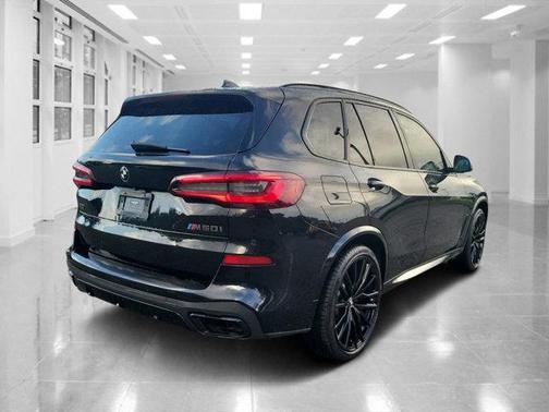 2021 BMW X5 M50i