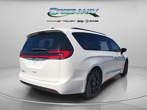 2026 Chrysler Pacifica L