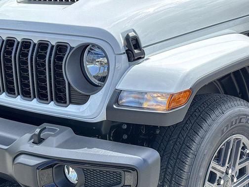 2025 Jeep Gladiator Sport S